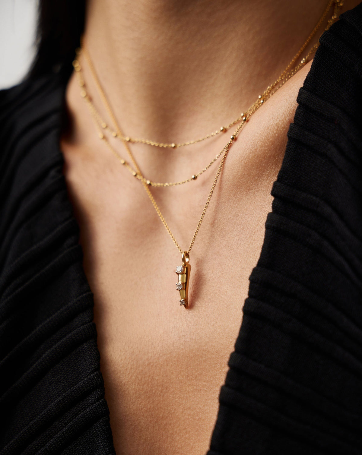 Claw Studded Pendant Necklace